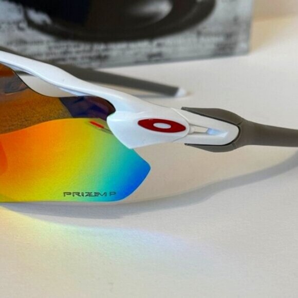 Oakley Radar EV PRIZM Polarized OO9208 White-Gray Frame - Picture 3 of 6